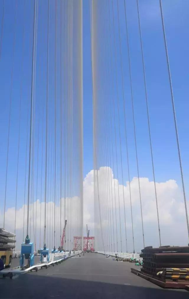 滬通長(zhǎng)江大橋最新工程動(dòng)態(tài),滬通長(zhǎng)江大橋最新工程動(dòng)態(tài)，橋上的友情與家的溫馨
