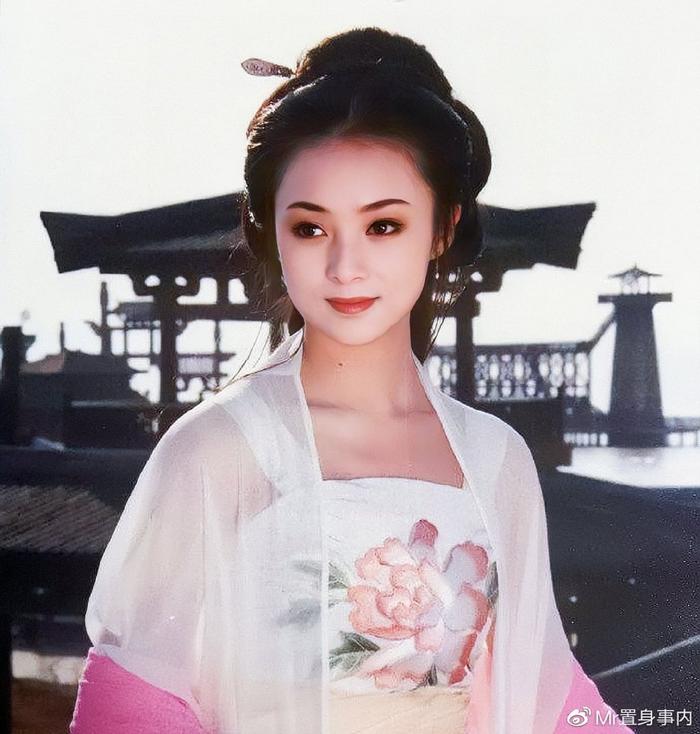 董智芝的表演藝術(shù)之路，如何學(xué)習(xí)表演藝術(shù)并邁向舞臺成功之巔