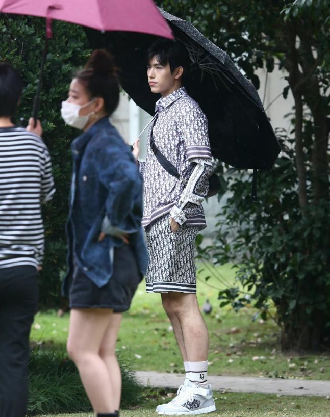 突嘴明星的獨(dú)特魅力，面部特征塑造個(gè)人風(fēng)采