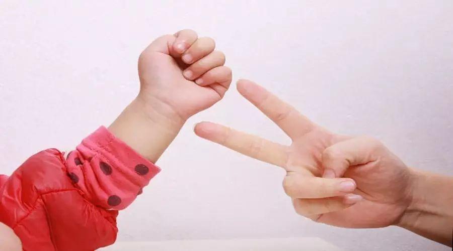 幼兒大班最新趣味手指游戲集錦，玩轉(zhuǎn)手指游戲，快樂成長！