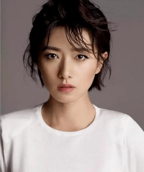 揭秘娛樂圈潛規(guī)則背后的女明星命運(yùn)之路