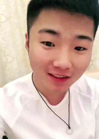 白小白最新時(shí)尚活力照片曝光，捕捉魅力瞬間