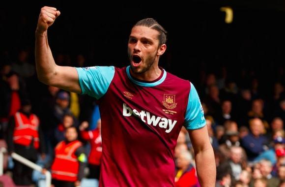 實(shí)況足球8最新轉(zhuǎn)會(huì)動(dòng)態(tài)，轉(zhuǎn)會(huì)市場(chǎng)風(fēng)云變幻揭秘