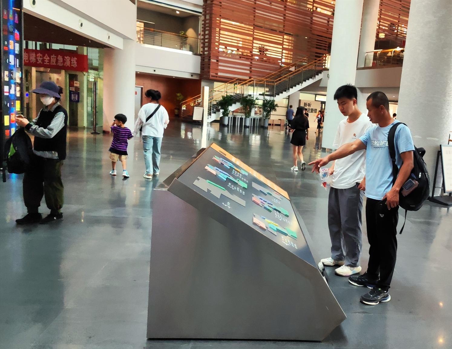 最新圖書信息，價值與爭議并存的影響探討