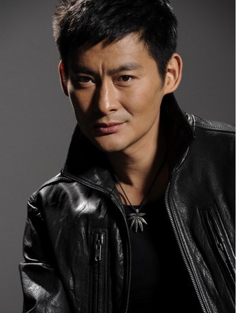 景崗山明星最新動態(tài)，變化、學(xué)習(xí)與自信的光芒閃耀風(fēng)采