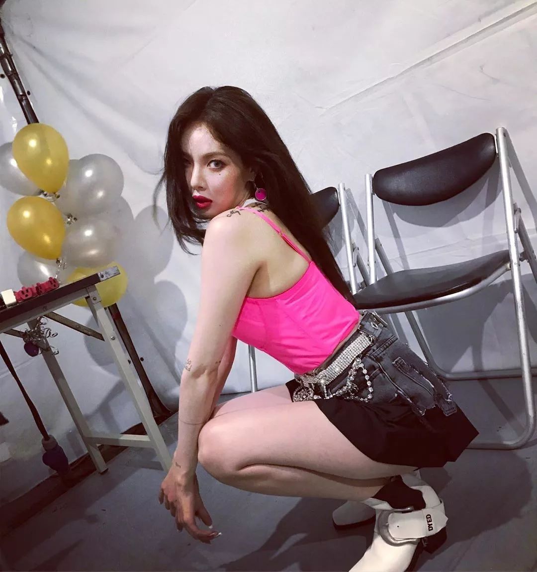 泫雅擁抱自然，尋找內(nèi)心寧靜之旅的最新動態(tài)