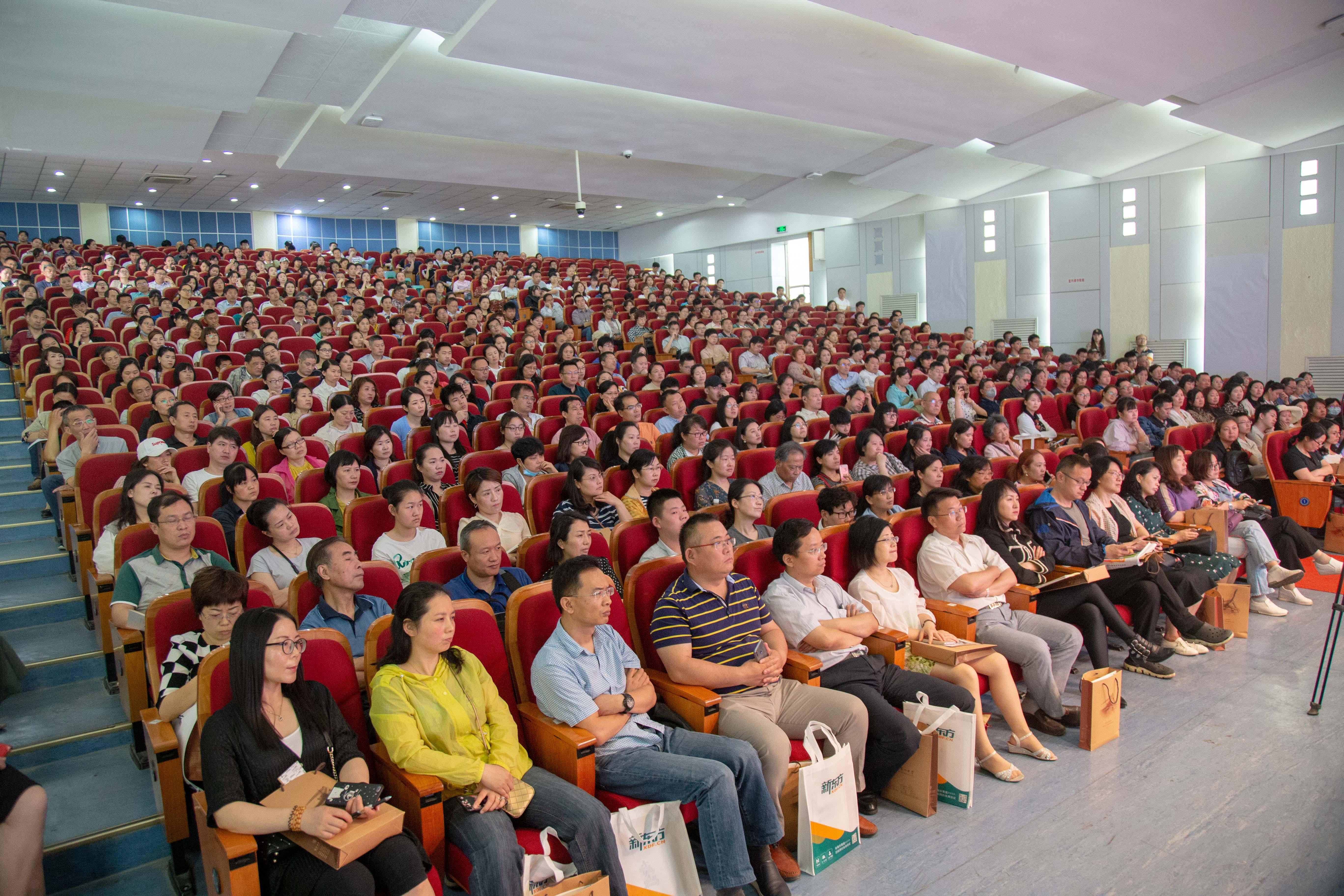 最新直播熱潮，變化中的學(xué)習(xí)，自信與成就的力量