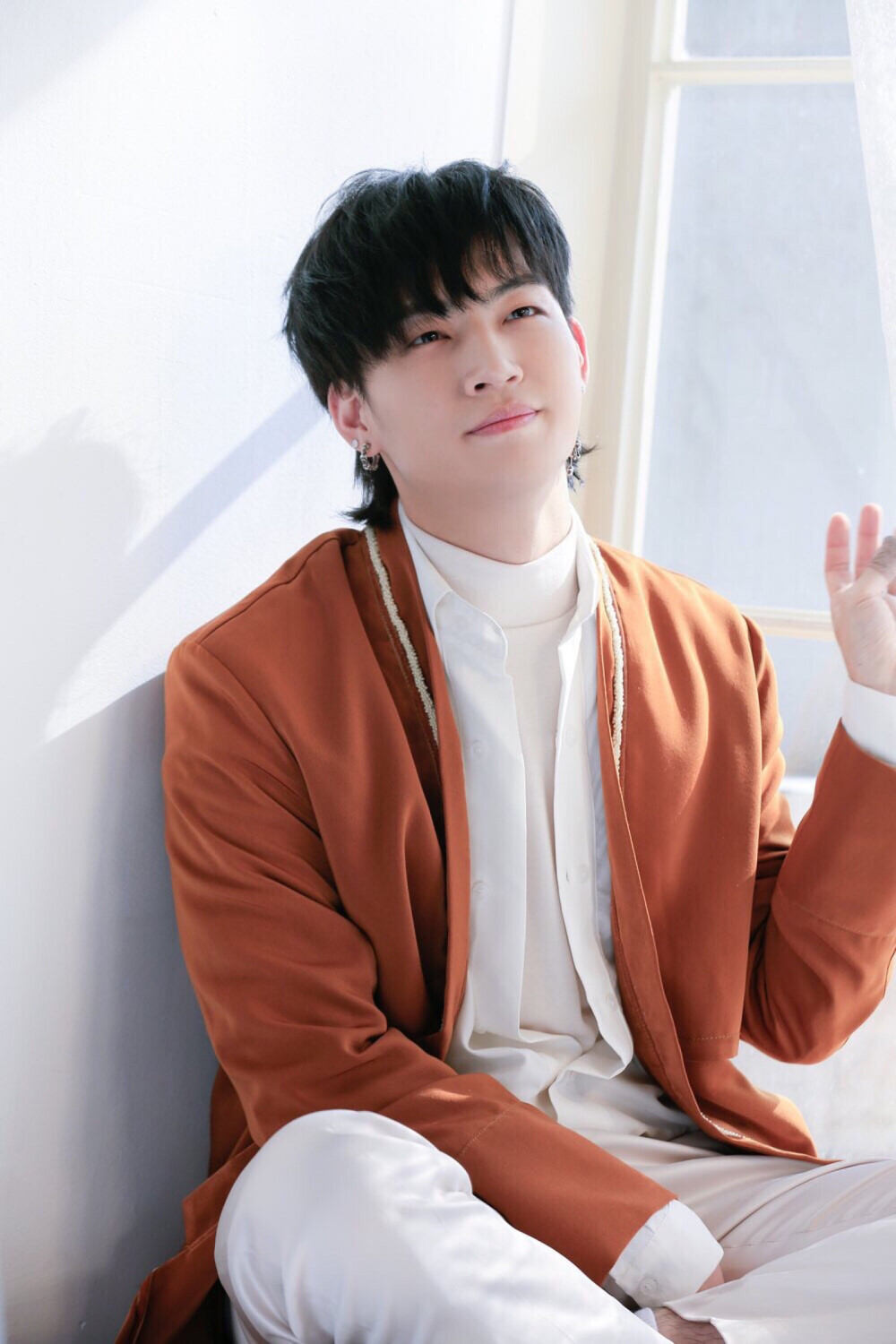 最新JB動(dòng)態(tài)，觀點(diǎn)闡述與深度分析