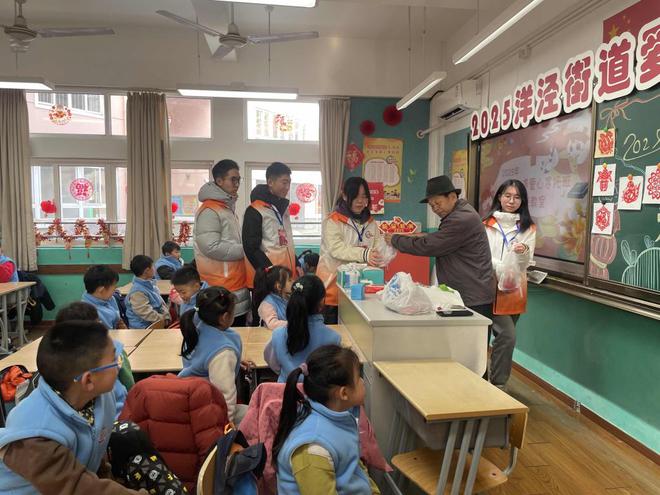 上海最新上課，時(shí)代背景下的教育革新探索