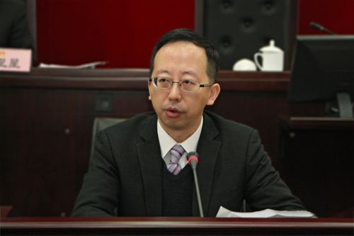 松江區(qū)長(zhǎng)引領(lǐng)科技革新，打造未來(lái)生活新篇章啟航