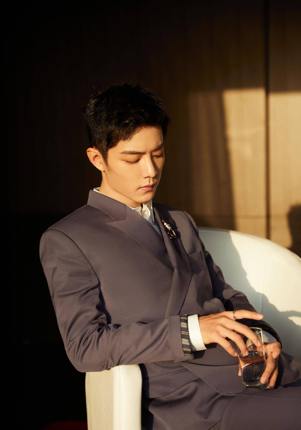 肖戰(zhàn)商務(wù)最新動(dòng)態(tài)，自信與成就感的勵(lì)志之旅匯總