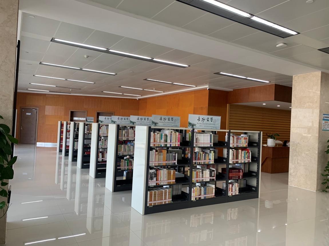 何頓最新作品，引領(lǐng)你進(jìn)入獨(dú)特的文學(xué)之旅