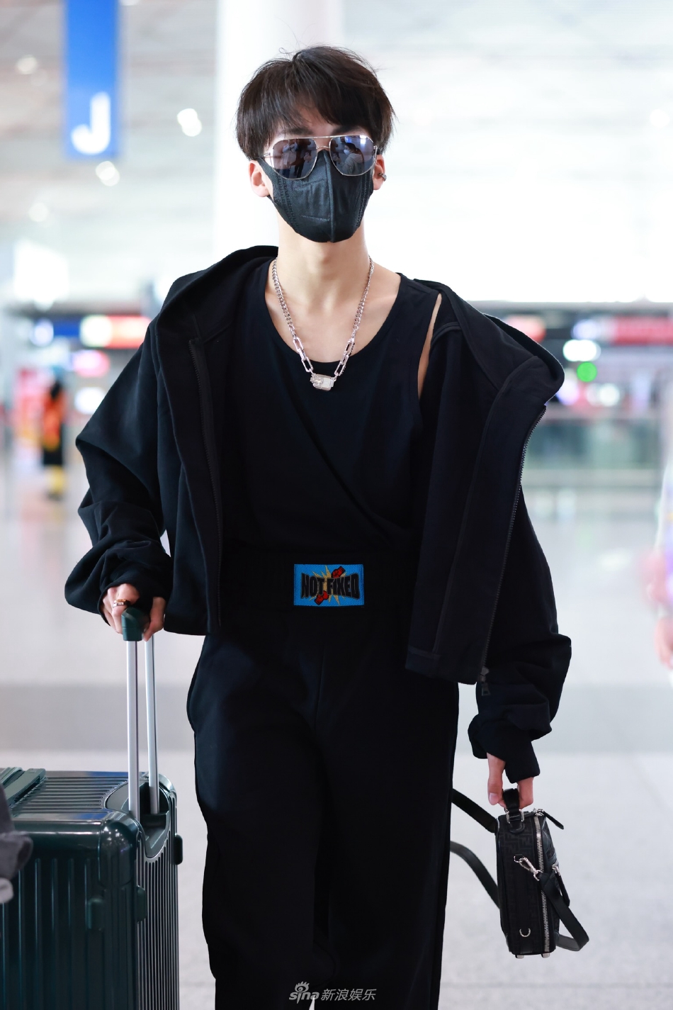 何洛洛機(jī)場最新動態(tài)，自然美景的輕松探索之旅