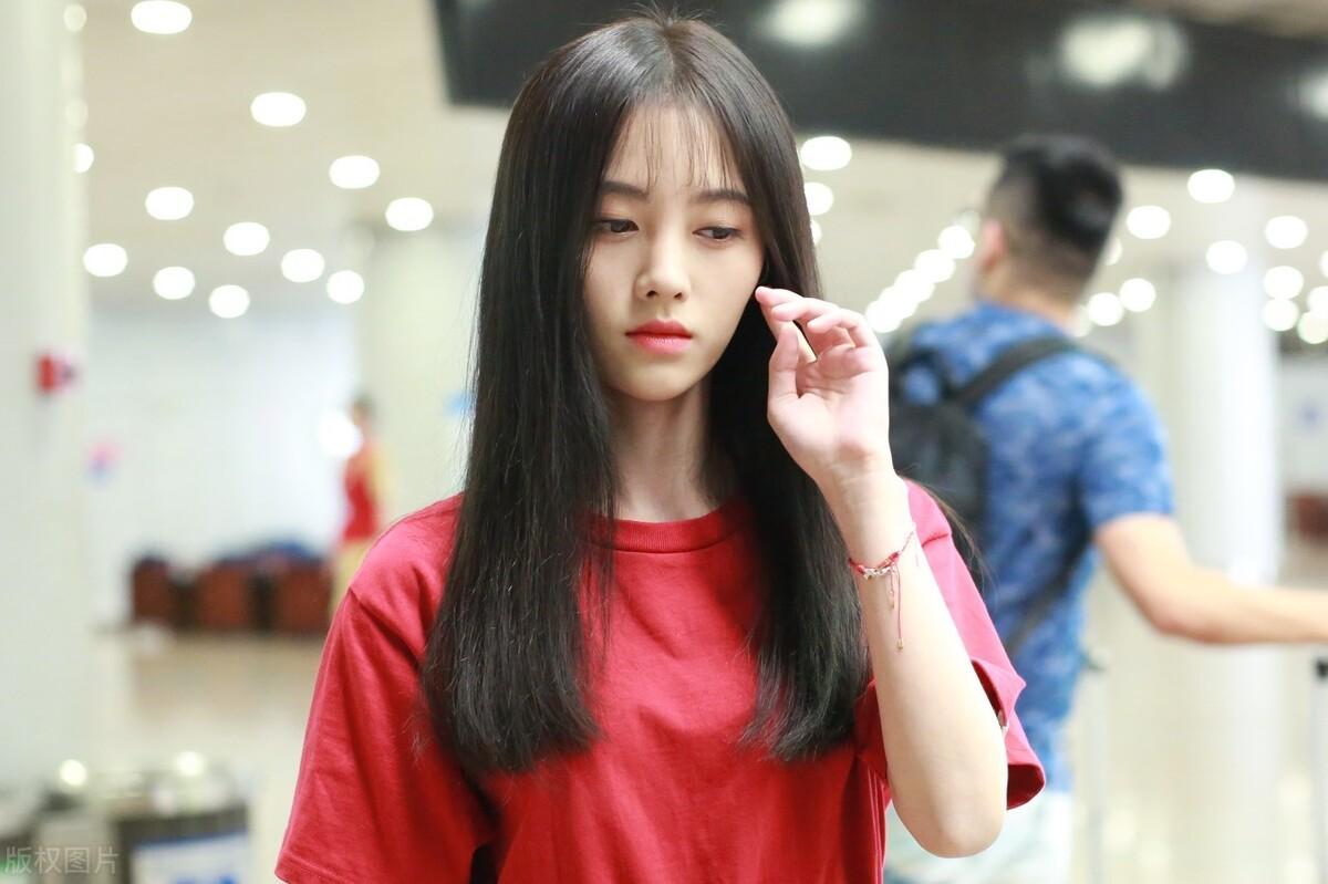 鞠婧祎最新采訪揭秘，星光下的真實(shí)自我探索