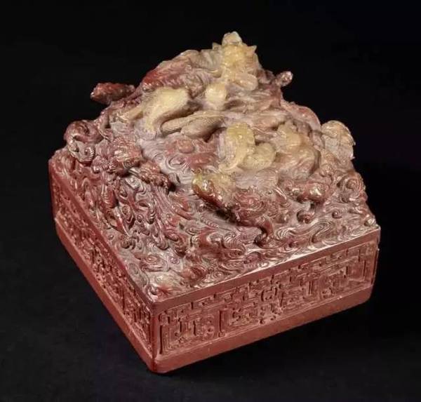 時代之光下的璀璨明珠，最新款寶雕亮相！